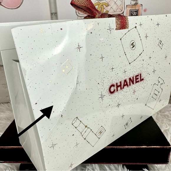 CHANEL mini gift set (6 vials) plus Note Card and box - Picture 4 of 4